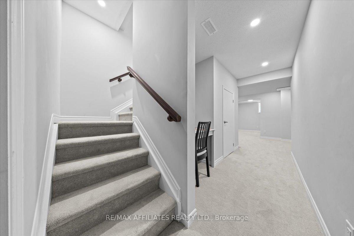 Photo 31 of 753 Brittanic Road, Ottawa, Kanata - Emerald Meadows/Trailwest — HOMEH