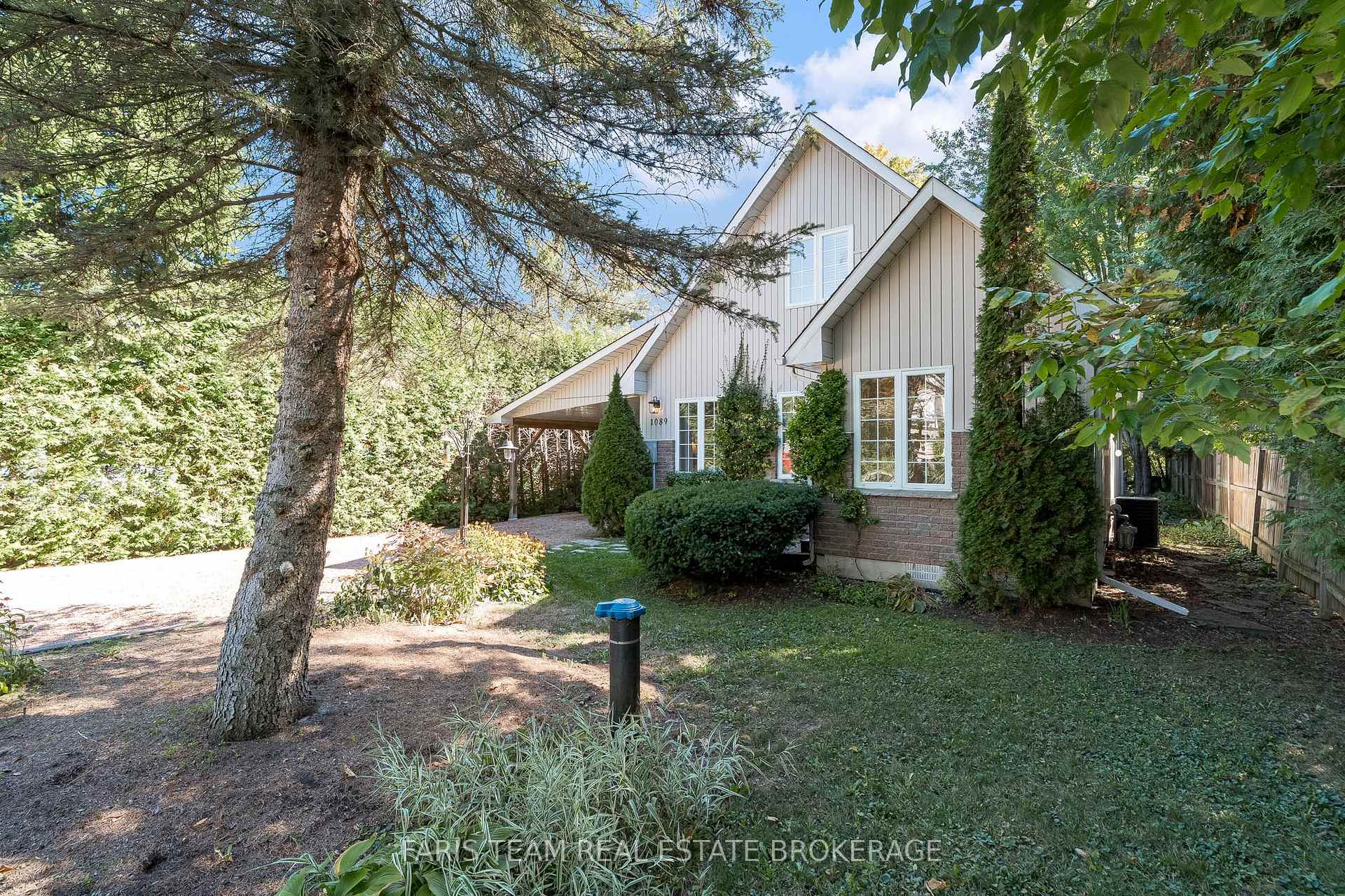 Photo 3 of 1089 Spruce Road, Innisfil, Rural Innisfil — HOMEH