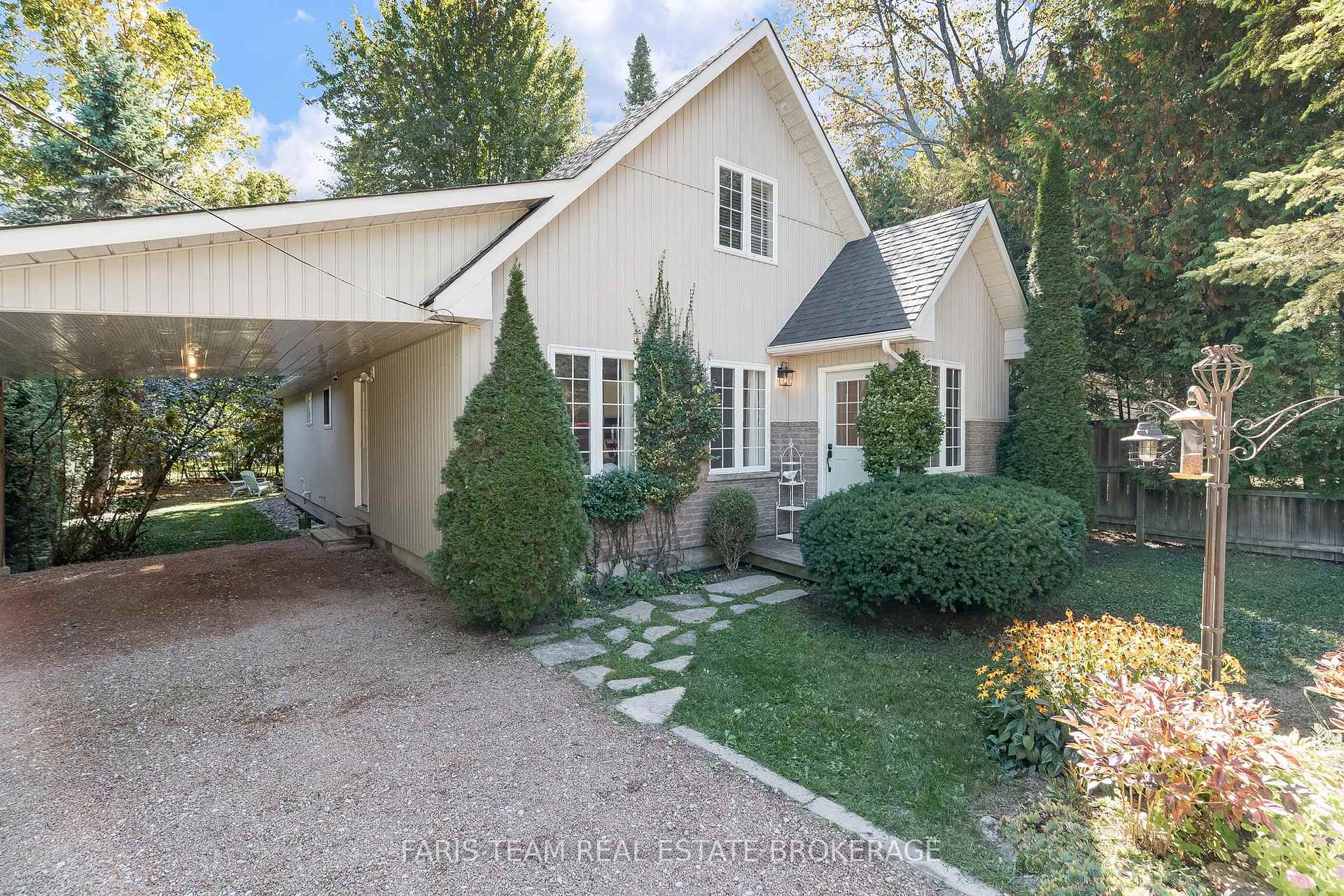 Photo 4 of 1089 Spruce Road, Innisfil, Rural Innisfil — HOMEH