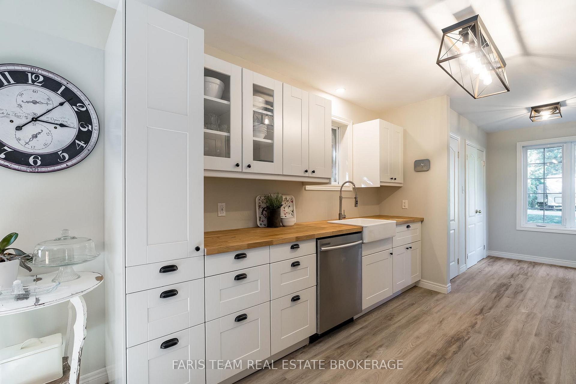 Photo 9 of 1089 Spruce Road, Innisfil, Rural Innisfil — HOMEH