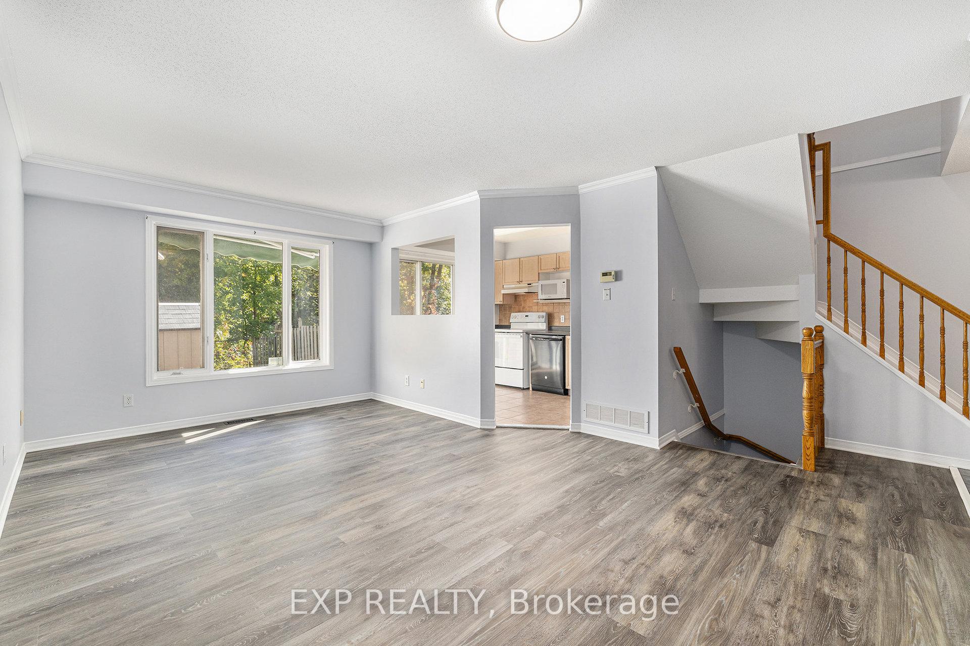 Photo 3 of 103 Banchory Crescent, Ottawa, Kanata - Morgan's Grant/South March — HOMEH
