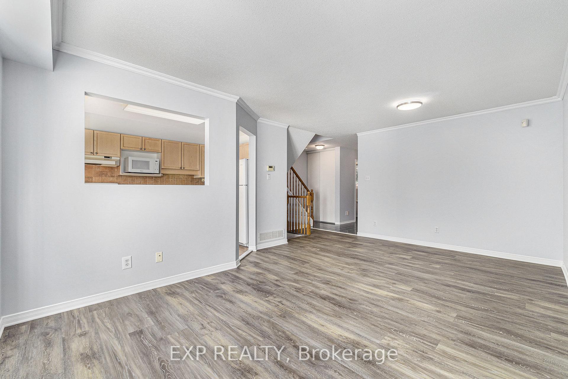 Photo 4 of 103 Banchory Crescent, Ottawa, Kanata - Morgan's Grant/South March — HOMEH