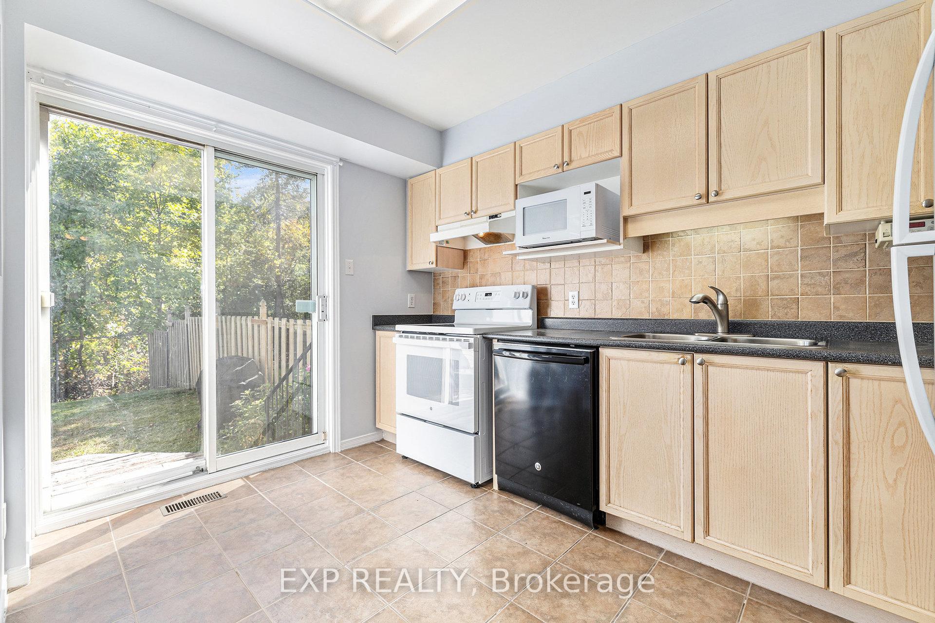 Photo 6 of 103 Banchory Crescent, Ottawa, Kanata - Morgan's Grant/South March — HOMEH