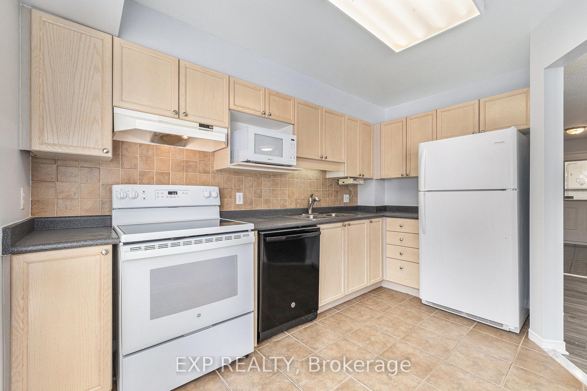 Photo 7 of 103 Banchory Crescent, Ottawa, Kanata - Morgan's Grant/South March — HOMEH
