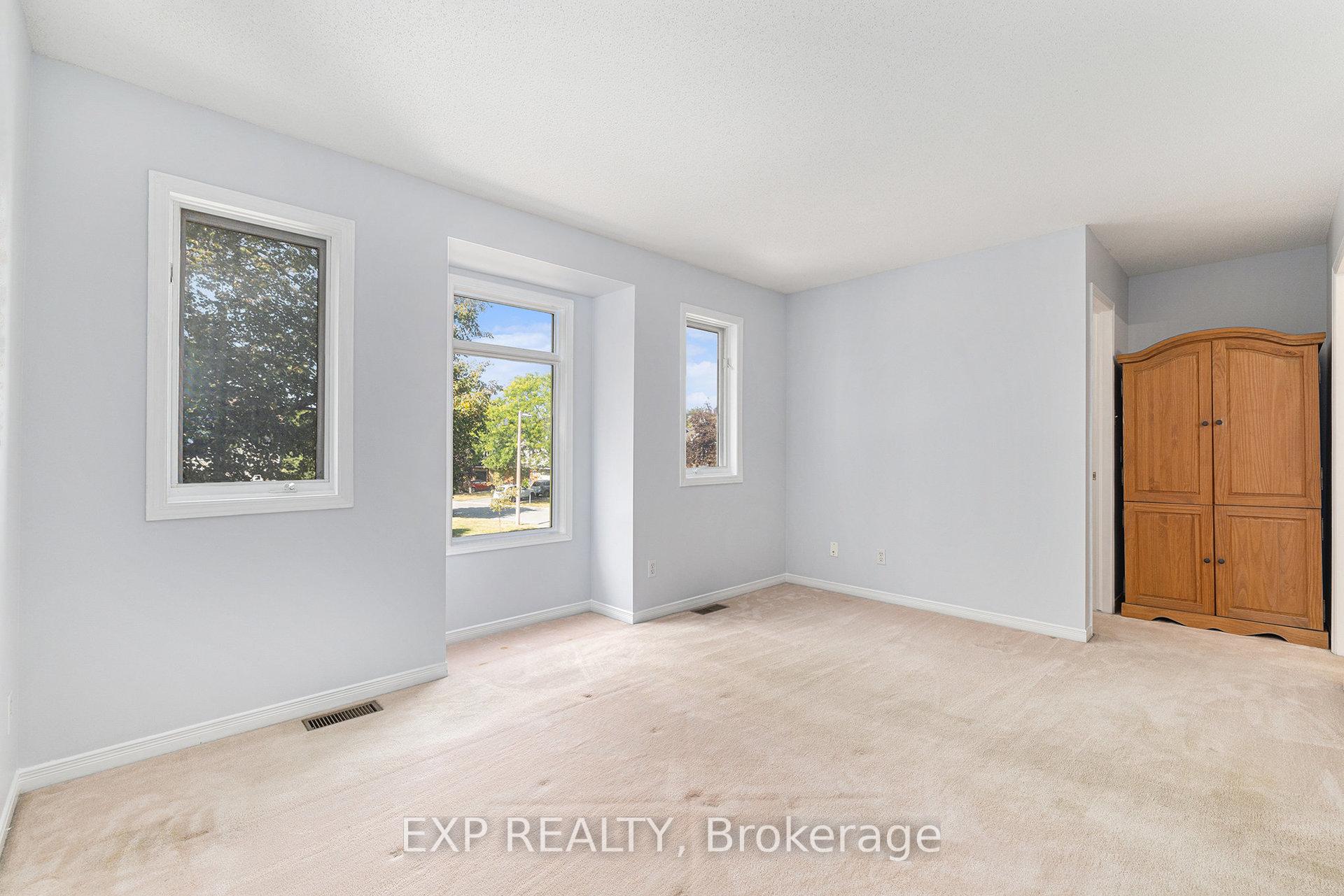 Photo 11 of 103 Banchory Crescent, Ottawa, Kanata - Morgan's Grant/South March — HOMEH