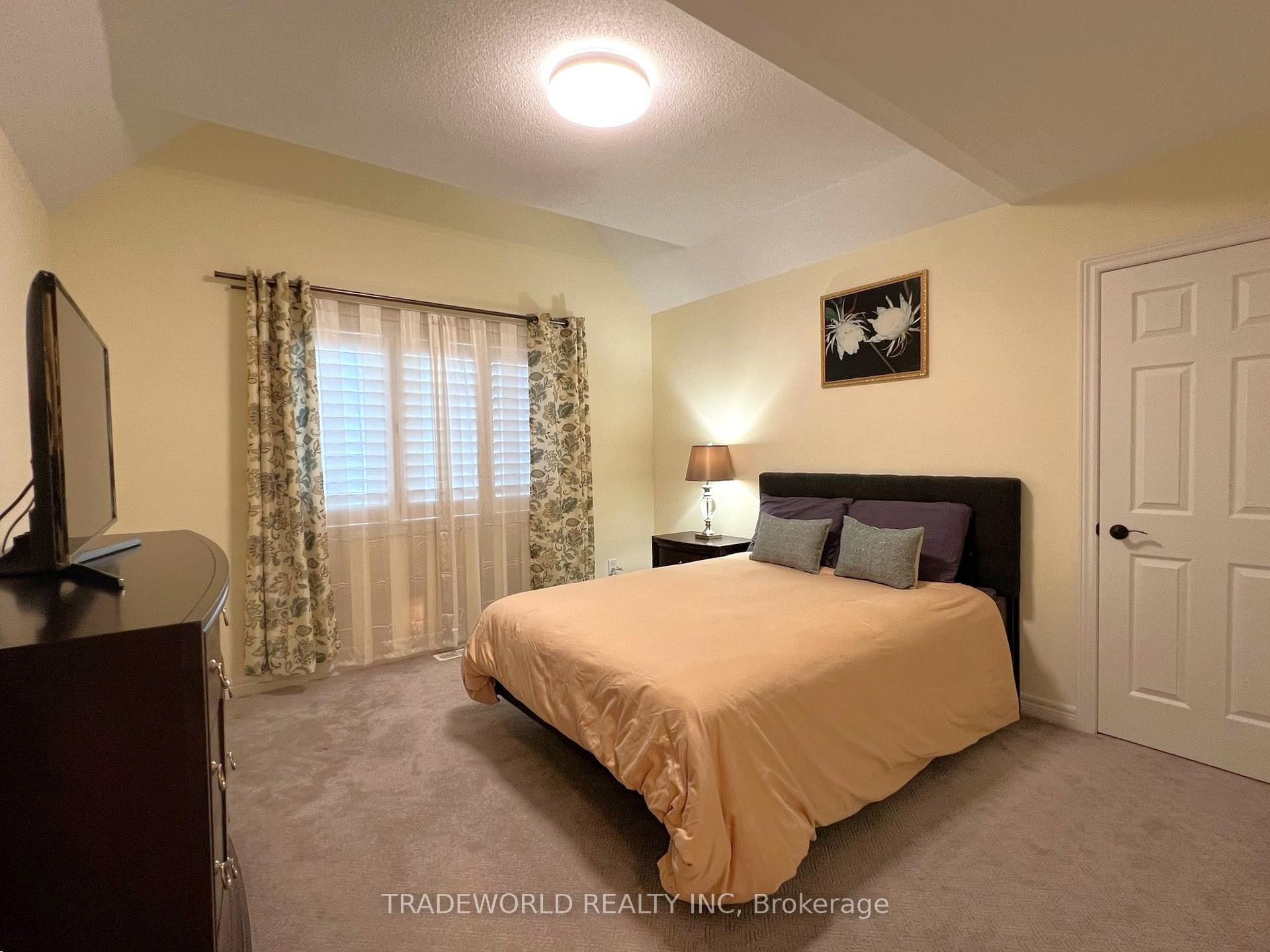 Photo 11 of 73 Glengordon Crescent, Markham, Devil's Elbow — HOMEH