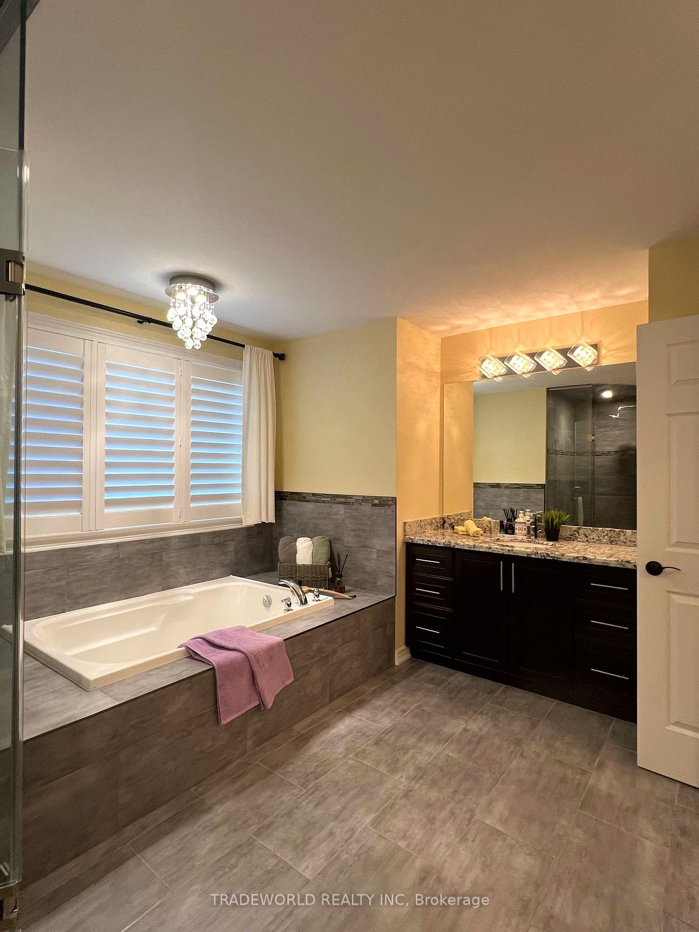 Photo 16 of 73 Glengordon Crescent, Markham, Devil's Elbow — HOMEH