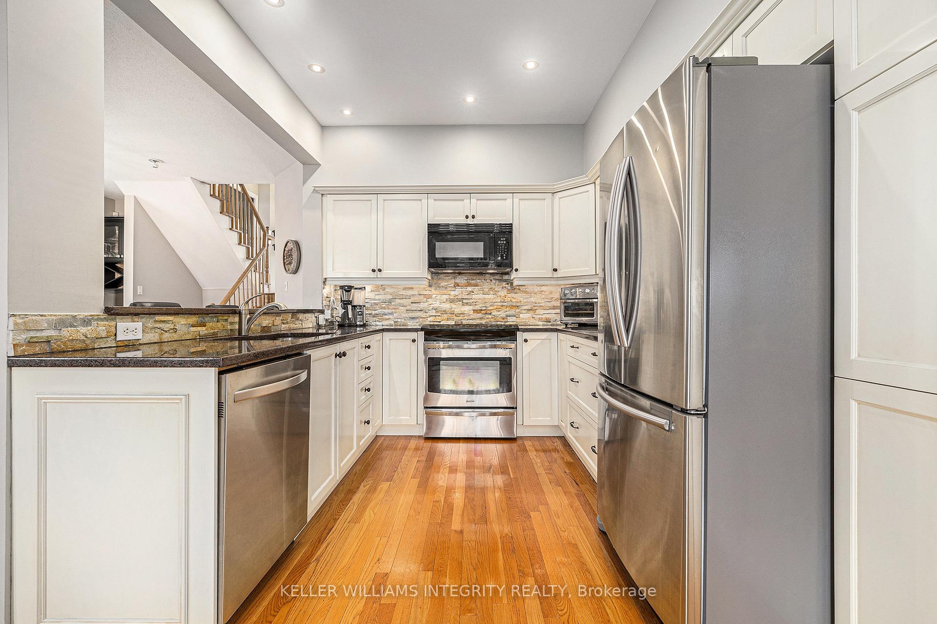 Photo 16 of 57 Village Walk Private, Ottawa, Manotick Village & Manotick Estates — HOMEH