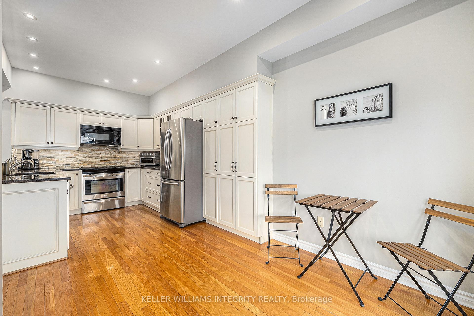 Photo 17 of 57 Village Walk Private, Ottawa, Manotick Village & Manotick Estates — HOMEH