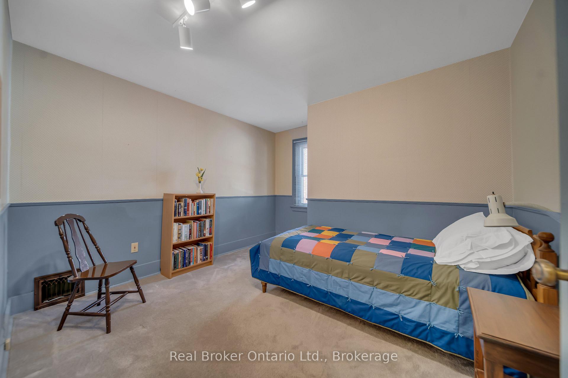 Photo 23 of 8 Mary Street, Kitchener — HOMEH