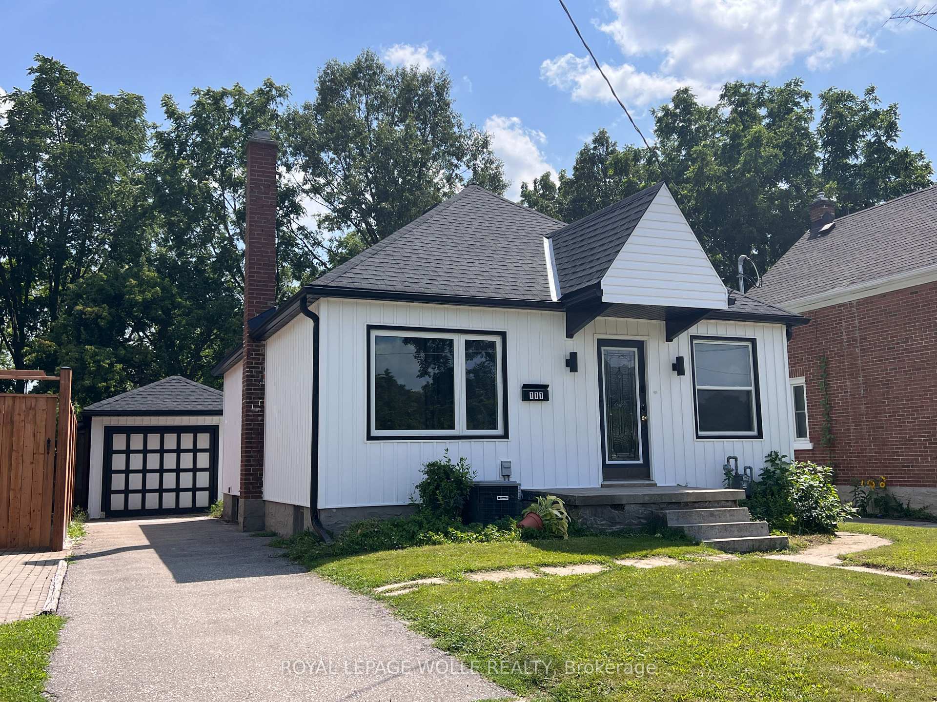 Photo 2 of 111 Stirling Avenue S, Kitchener — HOMEH
