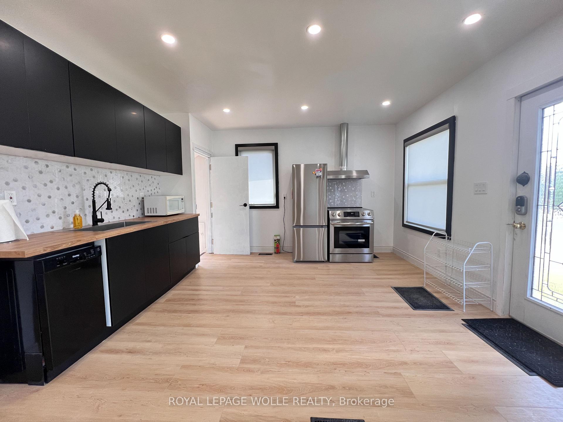 Photo 5 of 111 Stirling Avenue S, Kitchener — HOMEH