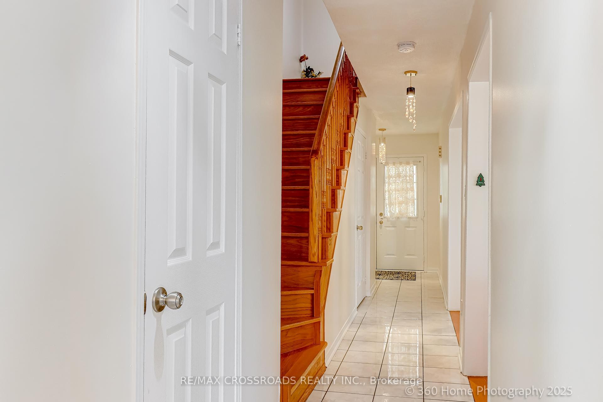 Photo 1 of 29 Billingsley Crescent, Markham, Cedarwood — HOMEH