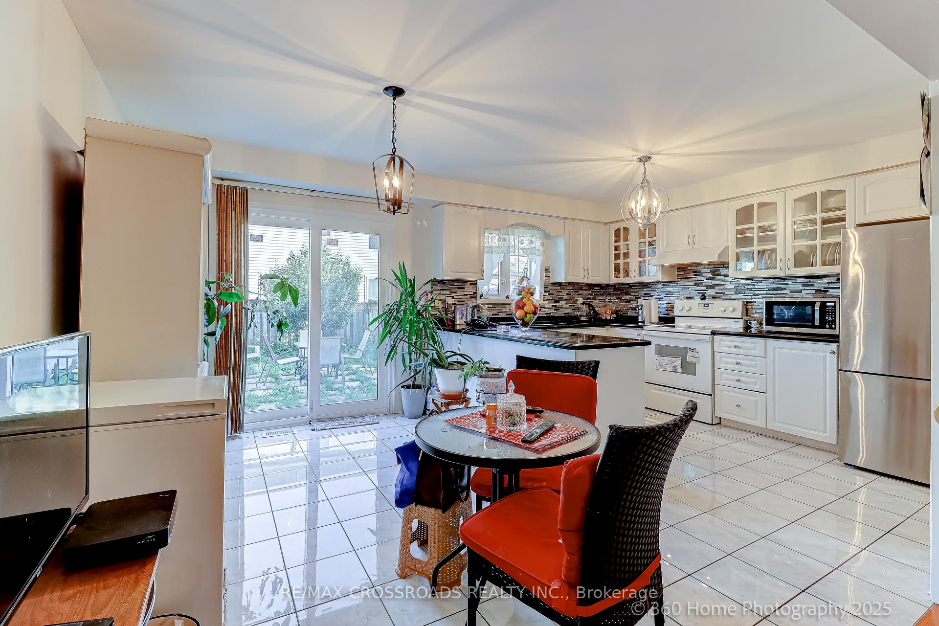 Photo 7 of 29 Billingsley Crescent, Markham, Cedarwood — HOMEH