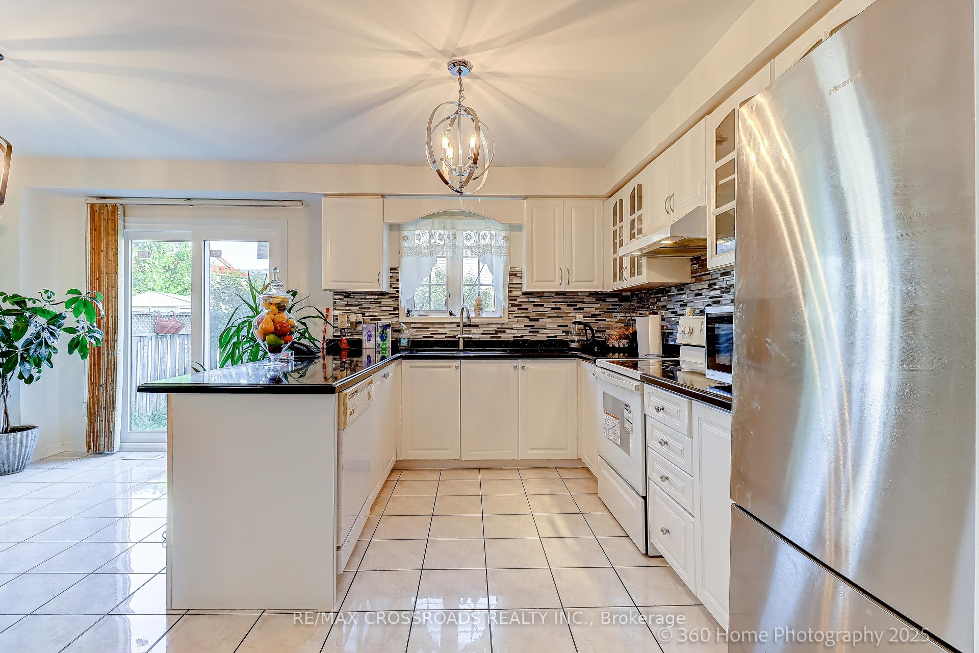 Photo 8 of 29 Billingsley Crescent, Markham, Cedarwood — HOMEH