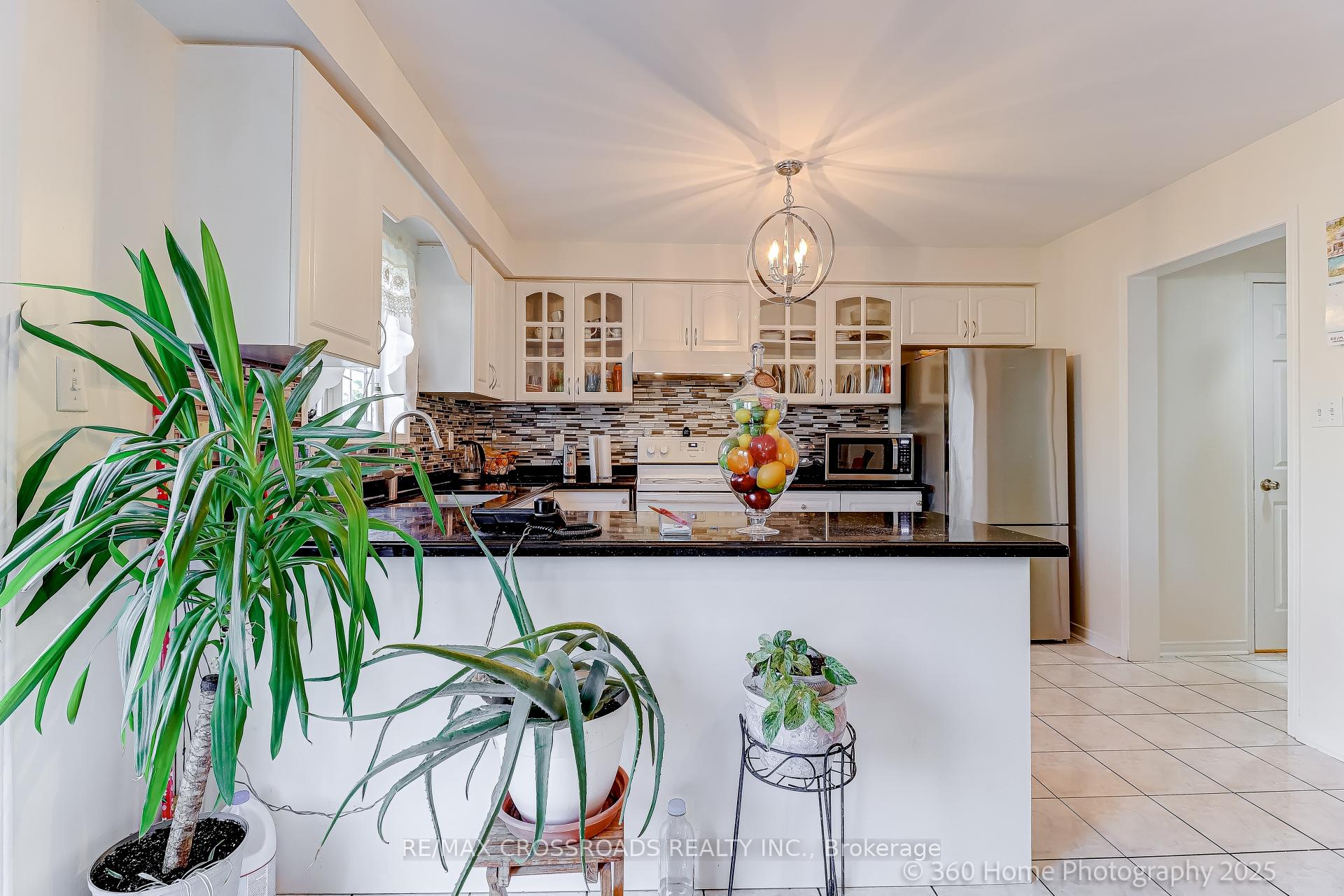 Photo 9 of 29 Billingsley Crescent, Markham, Cedarwood — HOMEH