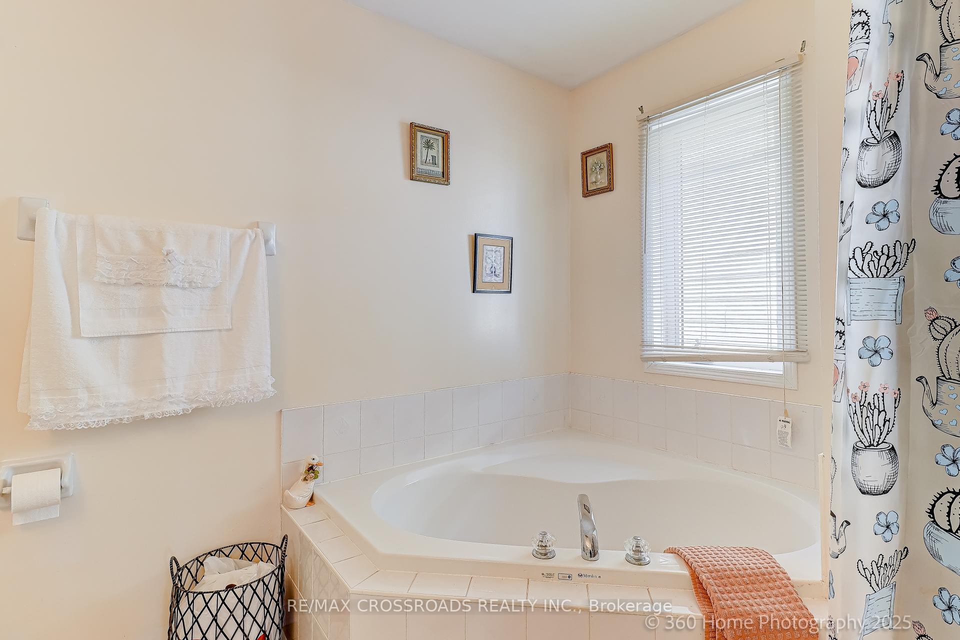 Photo 18 of 29 Billingsley Crescent, Markham, Cedarwood — HOMEH