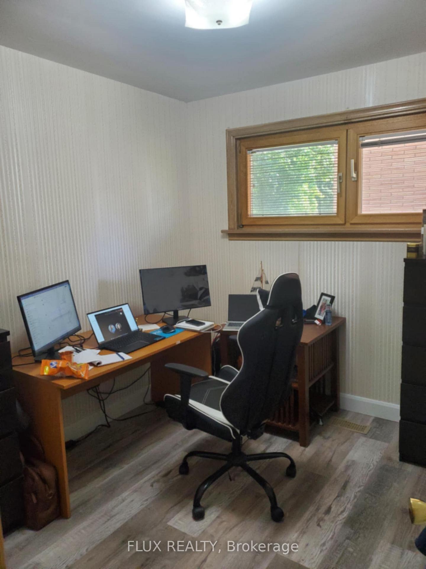 Photo 10 of 90 Clive Road, Kitchener — HOMEH