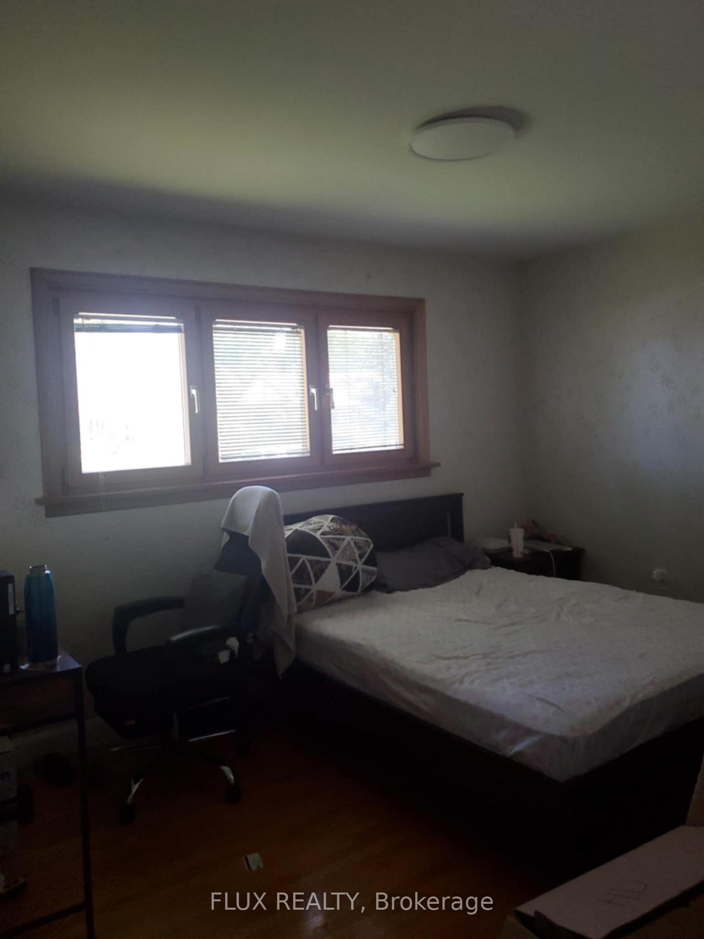 Photo 11 of 90 Clive Road, Kitchener — HOMEH