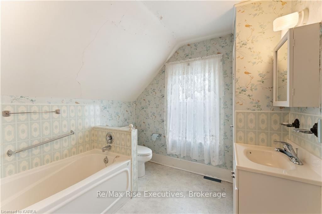 Photo 18 of 2173 Unity Road, Kingston, City North of 401 — HOMEH