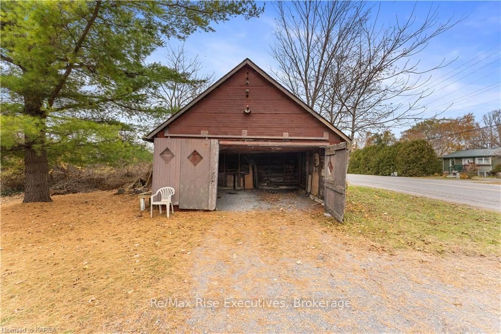 Photo 3 of 2173 Unity Road, Kingston, City North of 401 — HOMEH