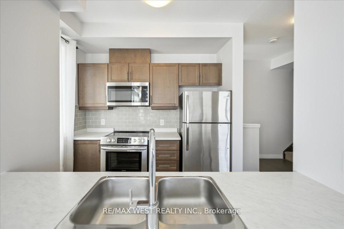Photo 4 of Unit UNIT #65, 30 Times Square Boulevard, Hamilton, Stoney Creek Mountain — HOMEH