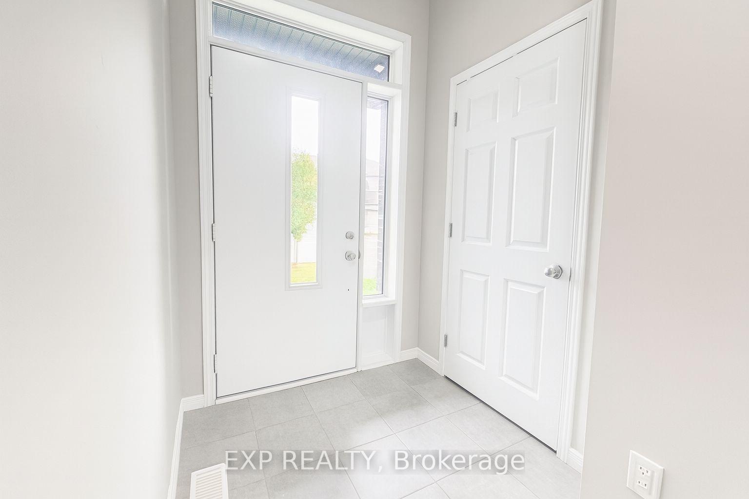 Photo 2 of 335 Nonius Street, Ottawa, Kanata - Emerald Meadows/Trailwest — HOMEH
