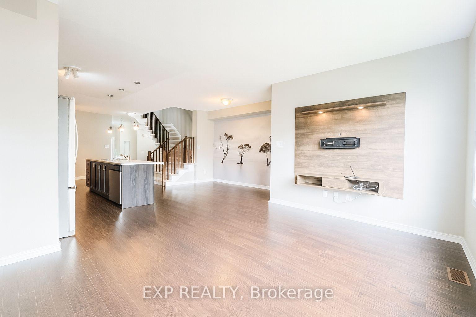 Photo 10 of 335 Nonius Street, Ottawa, Kanata - Emerald Meadows/Trailwest — HOMEH