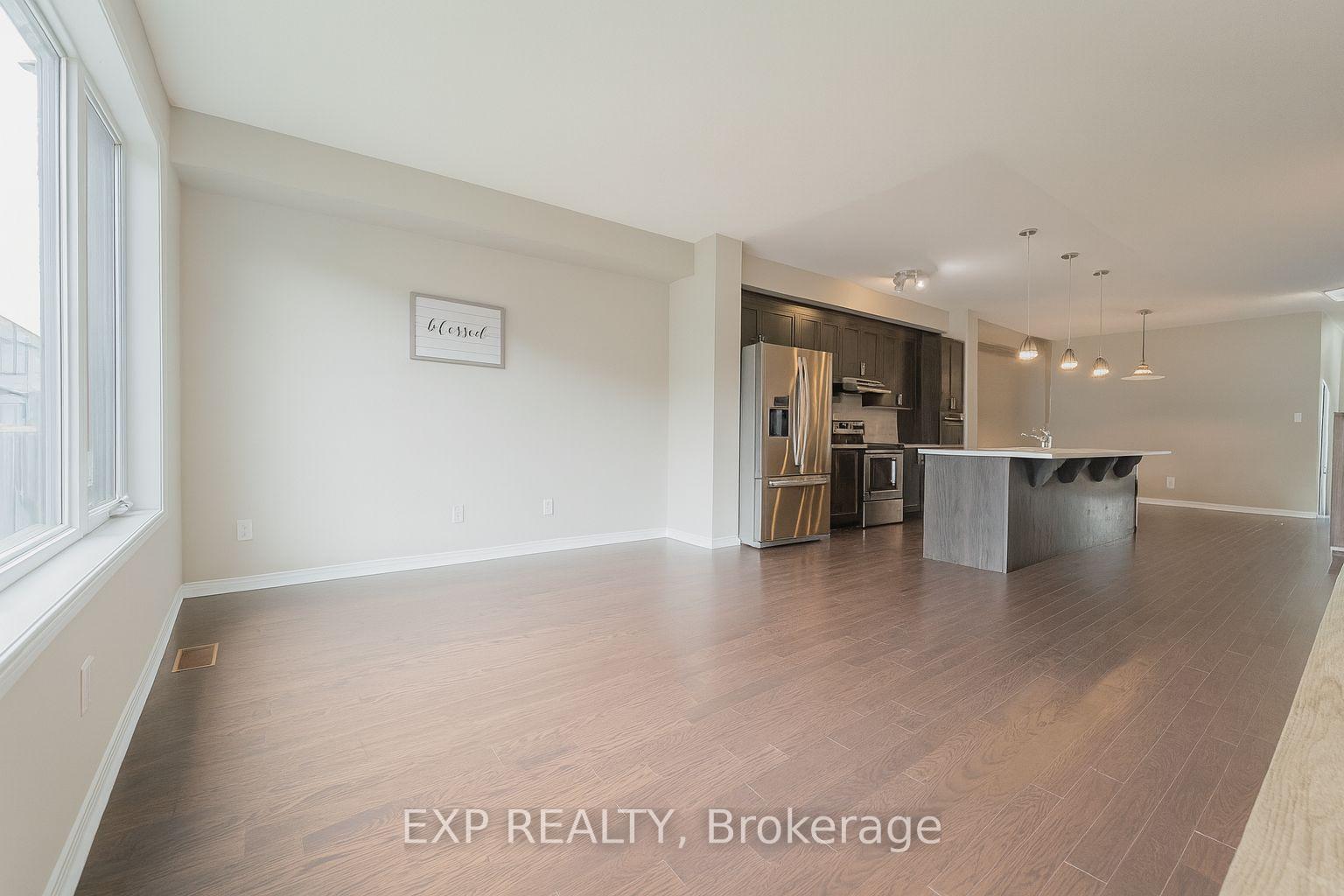 Photo 12 of 335 Nonius Street, Ottawa, Kanata - Emerald Meadows/Trailwest — HOMEH