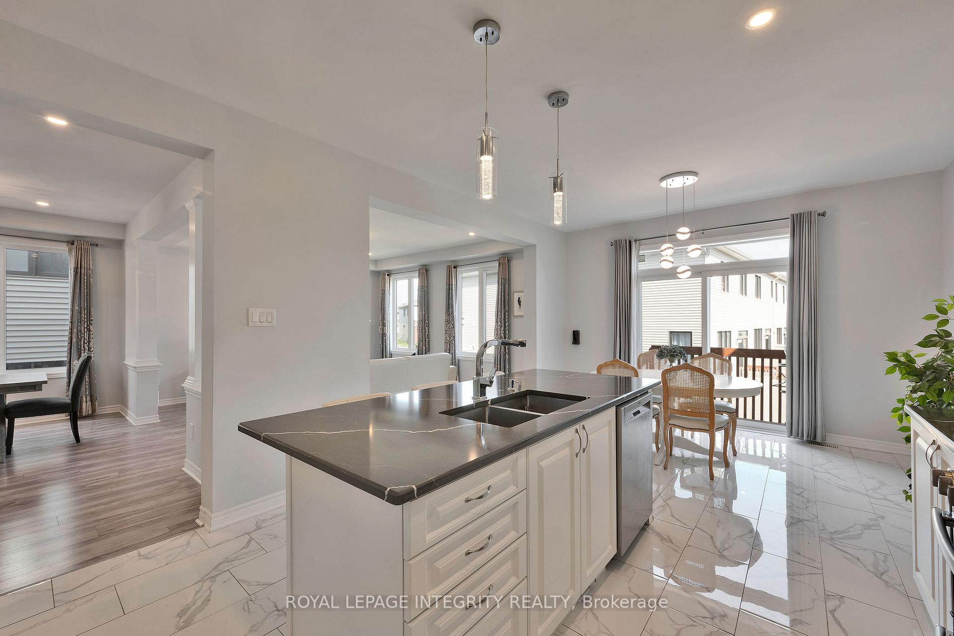 Photo 15 of 68 Baldcypress Way, Ottawa, Kanata - Emerald Meadows/Trailwest — HOMEH