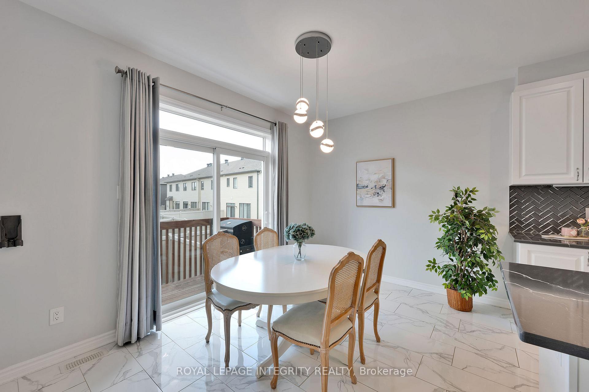 Photo 18 of 68 Baldcypress Way, Ottawa, Kanata - Emerald Meadows/Trailwest — HOMEH