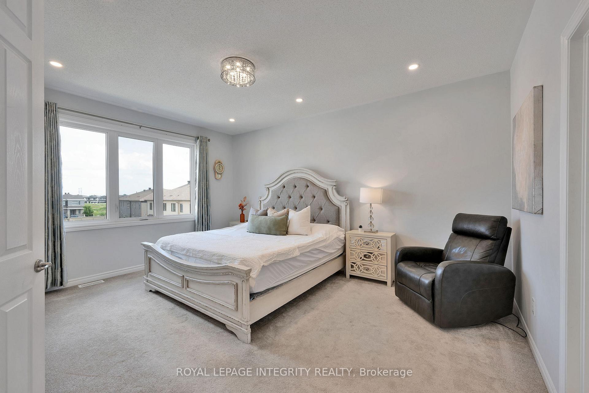 Photo 23 of 68 Baldcypress Way, Ottawa, Kanata - Emerald Meadows/Trailwest — HOMEH