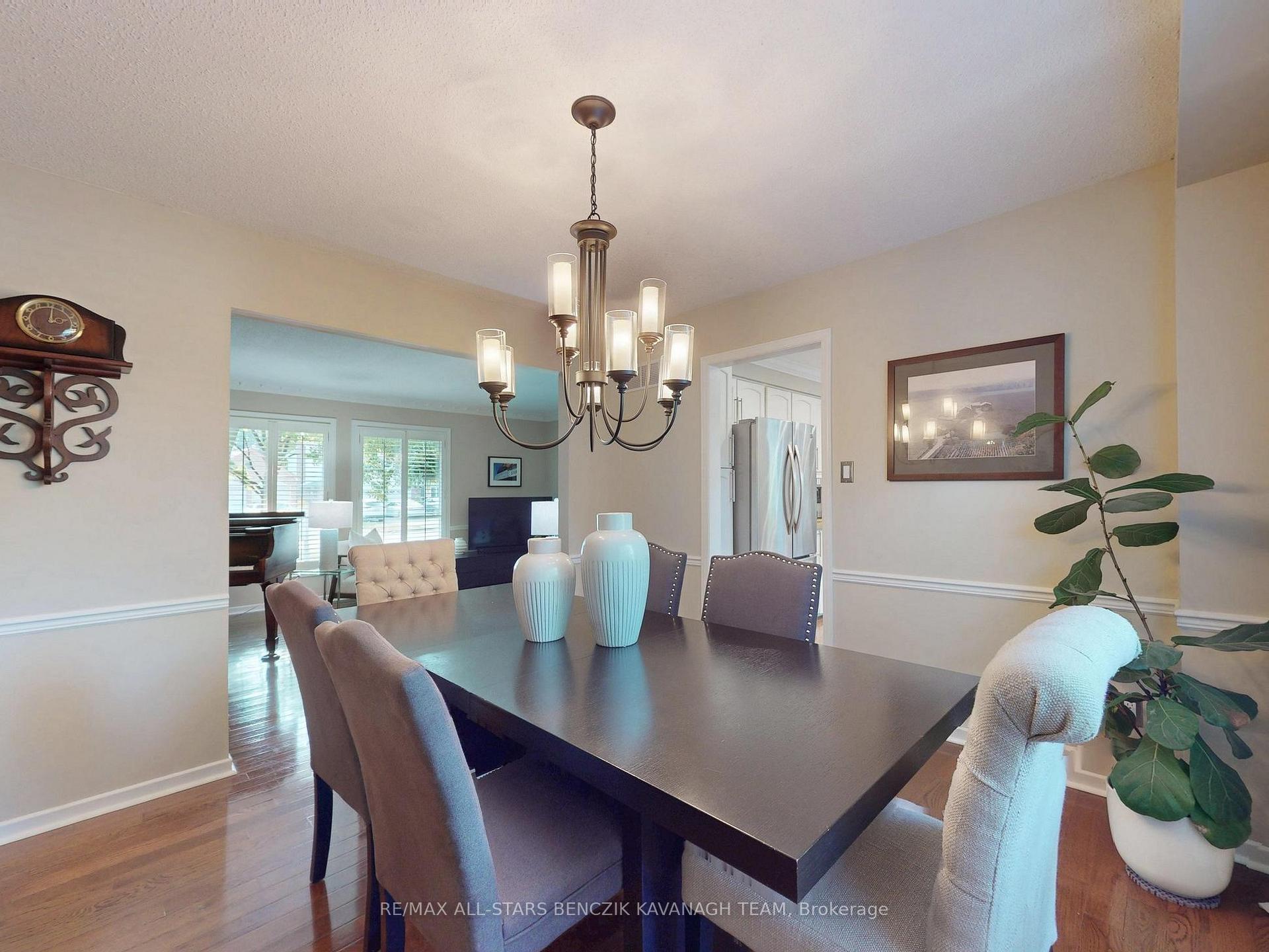 Photo 7 of 93 Sir Lancelot Drive, Markham, Markham Village — HOMEH
