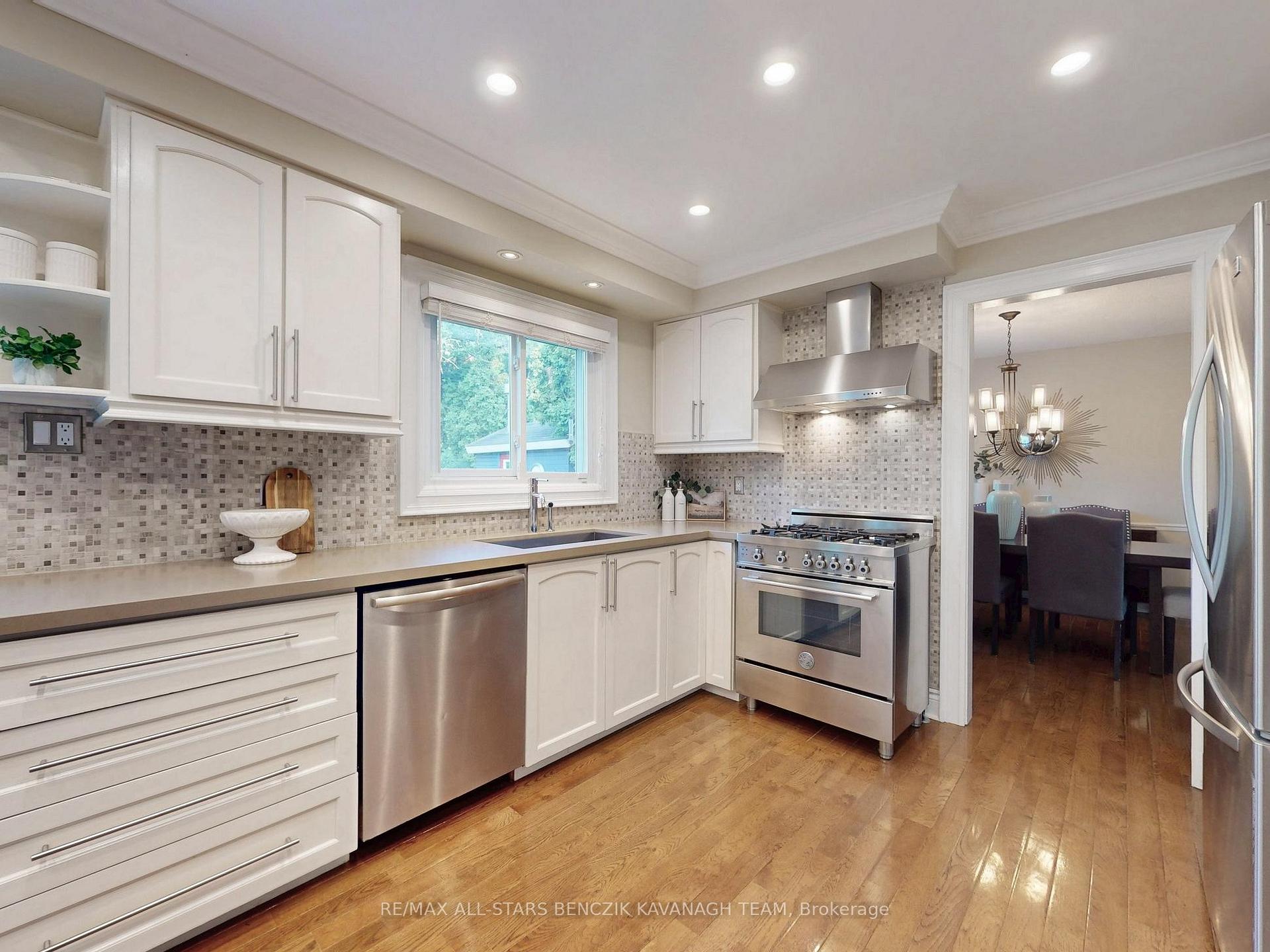 Photo 9 of 93 Sir Lancelot Drive, Markham, Markham Village — HOMEH
