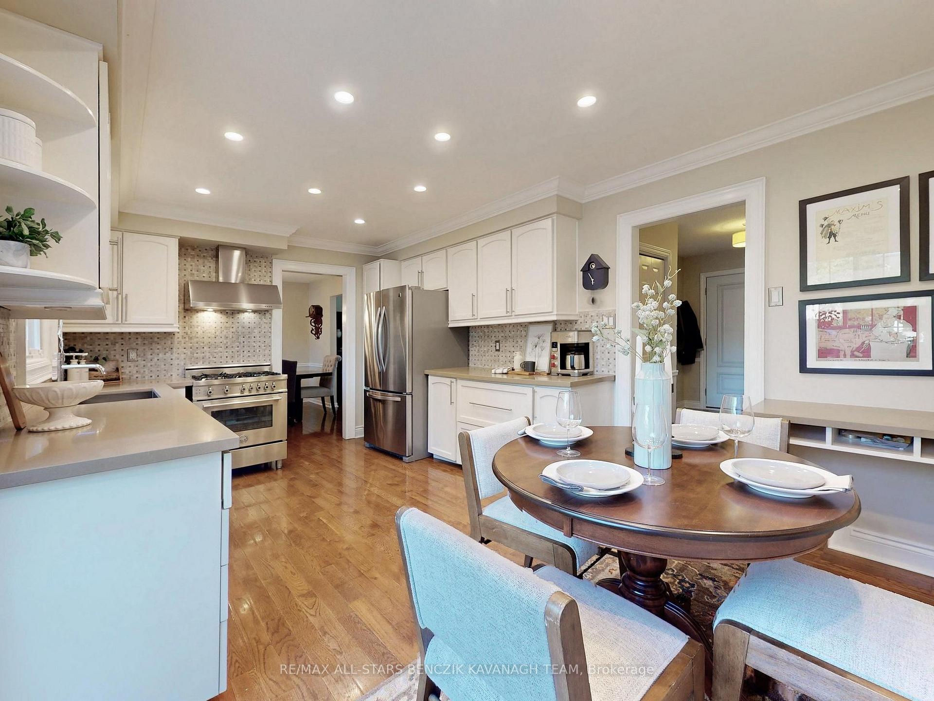 Photo 10 of 93 Sir Lancelot Drive, Markham, Markham Village — HOMEH