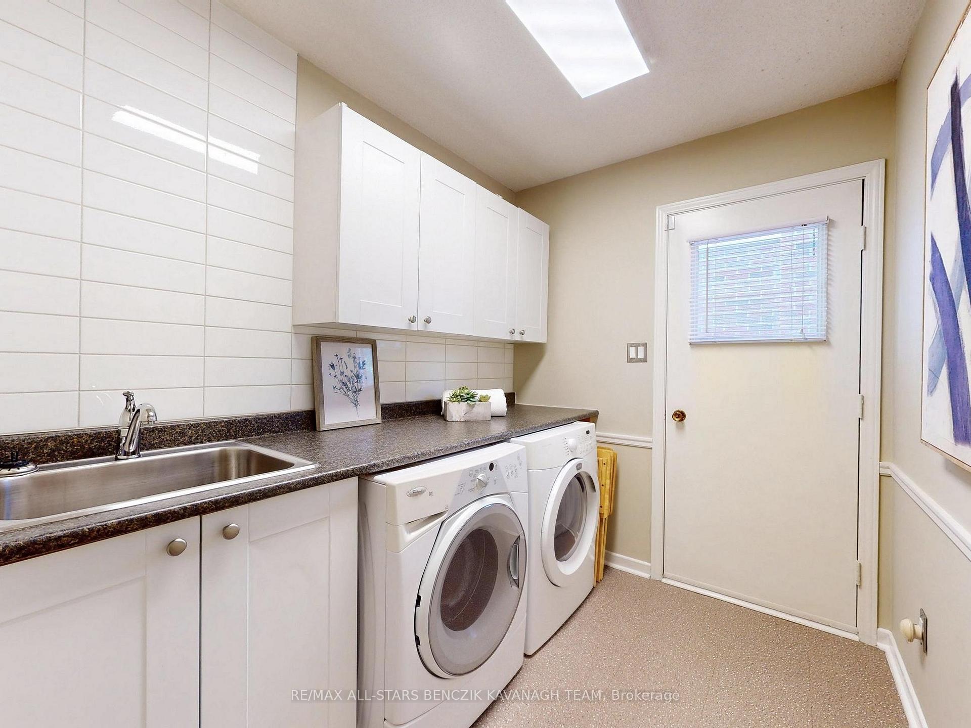 Photo 13 of 93 Sir Lancelot Drive, Markham, Markham Village — HOMEH