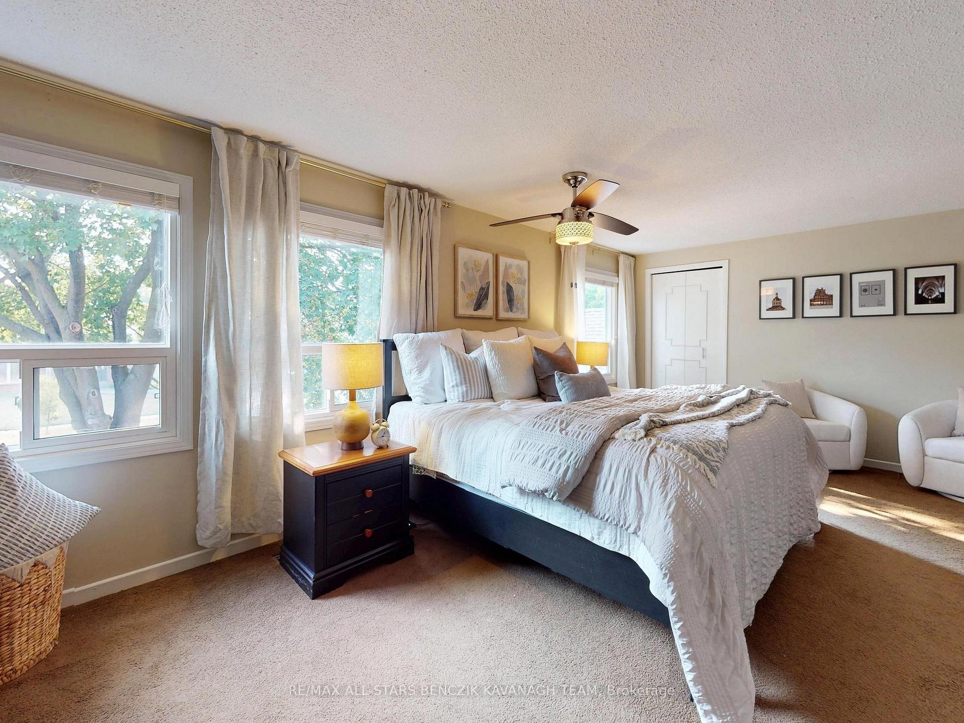 Photo 15 of 93 Sir Lancelot Drive, Markham, Markham Village — HOMEH
