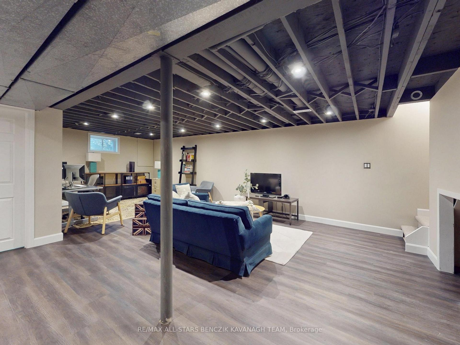 Photo 22 of 93 Sir Lancelot Drive, Markham, Markham Village — HOMEH