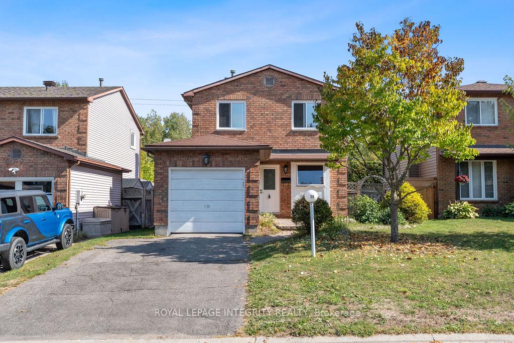 Photo 2 of 19 Hewitt Way, Ottawa, Kanata - Katimavik — HOMEH