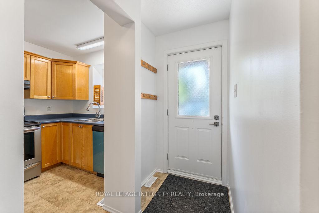 Photo 6 of 19 Hewitt Way, Ottawa, Kanata - Katimavik — HOMEH