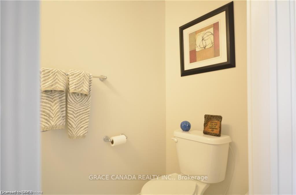 Photo 3 of 112 Bradshaw Drive, Hamilton, Stoney Creek — HOMEH