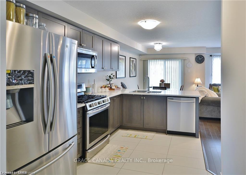 Photo 5 of 112 Bradshaw Drive, Hamilton, Stoney Creek — HOMEH