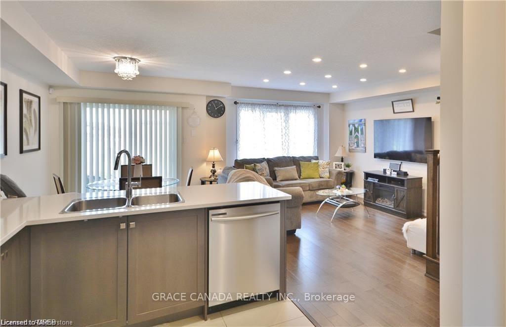 Photo 7 of 112 Bradshaw Drive, Hamilton, Stoney Creek — HOMEH