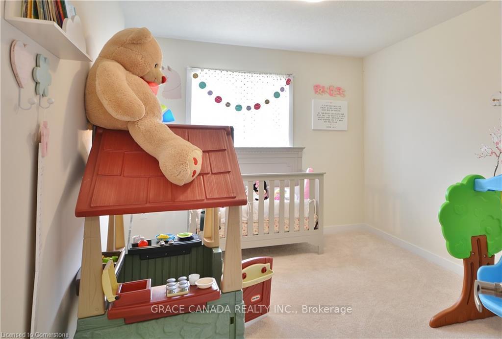 Photo 11 of 112 Bradshaw Drive, Hamilton, Stoney Creek — HOMEH