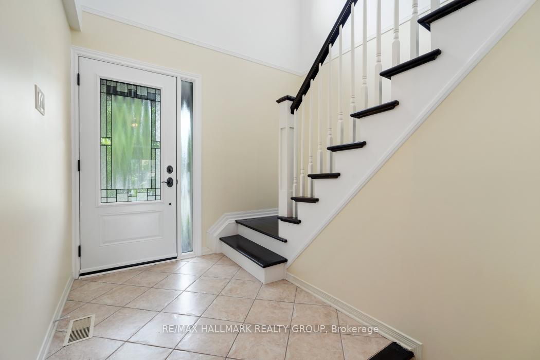 Photo 4 of 92 Waterton Crescent, Ottawa, Kanata - Bridlewood — HOMEH