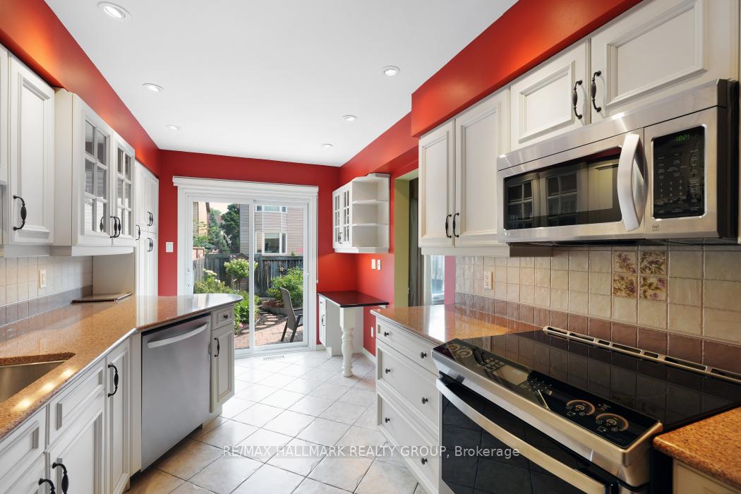 Photo 6 of 92 Waterton Crescent, Ottawa, Kanata - Bridlewood — HOMEH