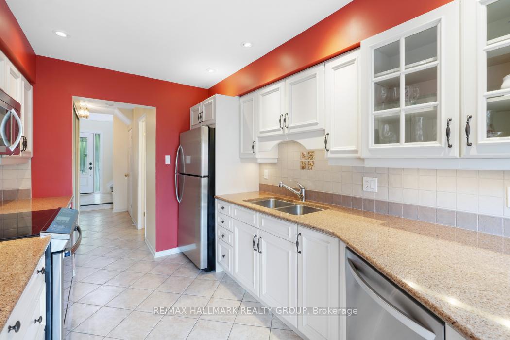 Photo 7 of 92 Waterton Crescent, Ottawa, Kanata - Bridlewood — HOMEH