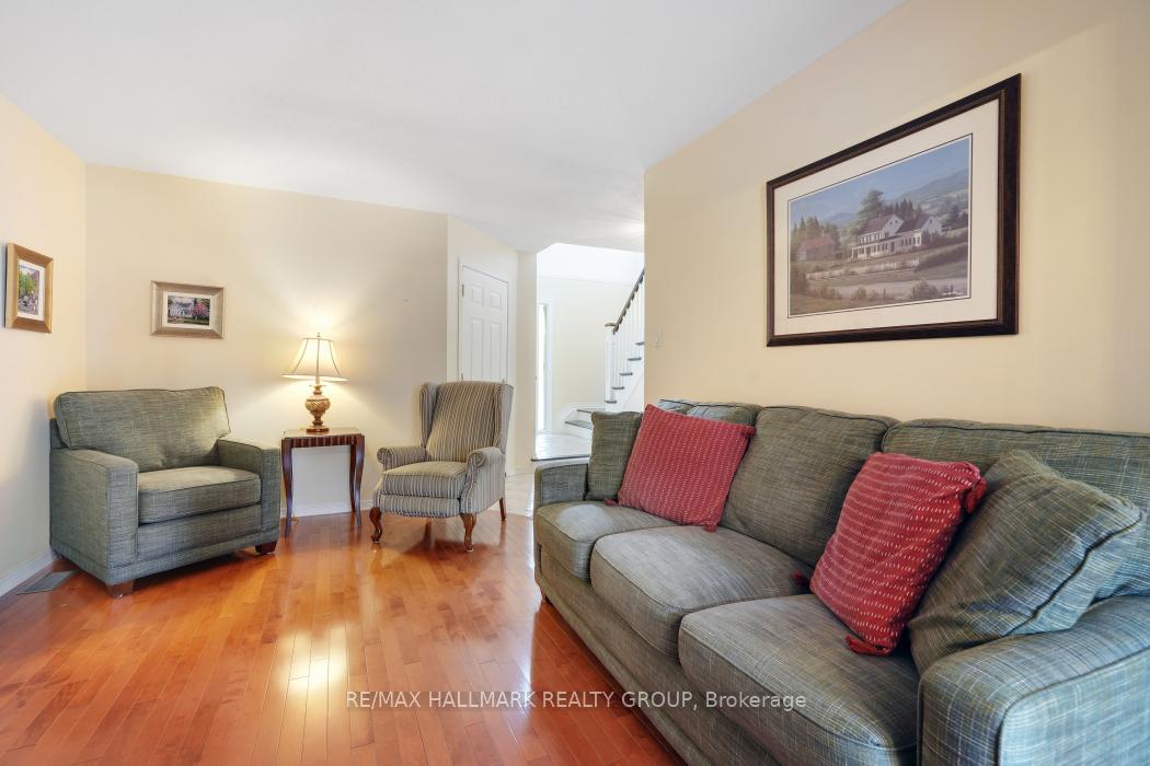 Photo 10 of 92 Waterton Crescent, Ottawa, Kanata - Bridlewood — HOMEH