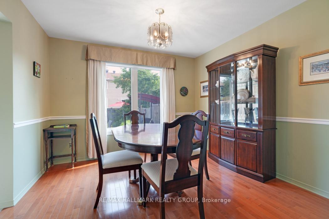 Photo 12 of 92 Waterton Crescent, Ottawa, Kanata - Bridlewood — HOMEH