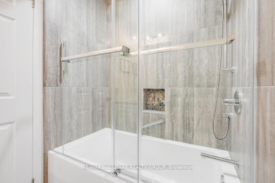 Photo 24 of 92 Waterton Crescent, Ottawa, Kanata - Bridlewood — HOMEH